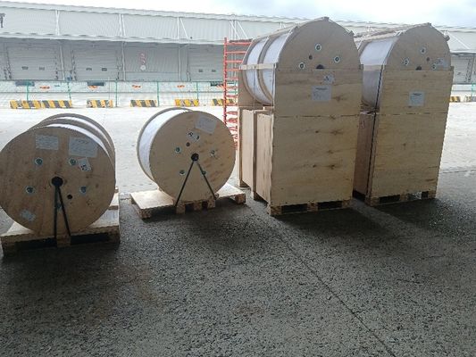 Épaisseur variable Membre FRP personnalisable Rectangulaire personnalisé Léger par rapport à l'acier Matériau durable adapté à l'industrie